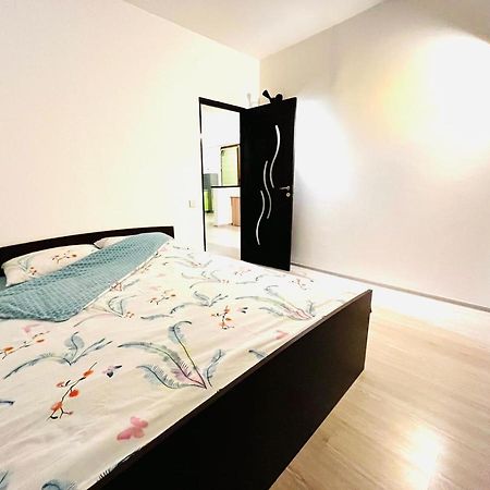 Confortmodern Flat3 Rooms Bacau Luaran gambar